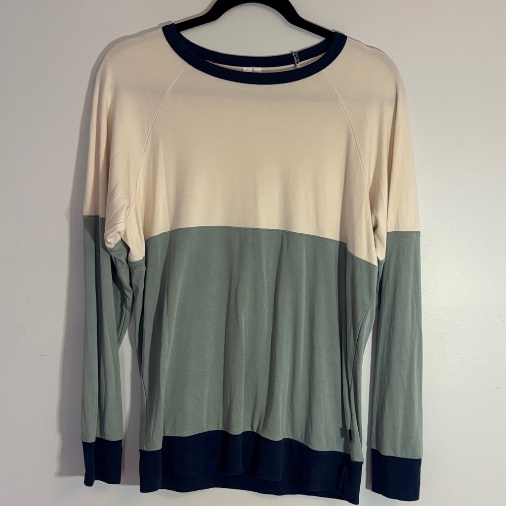 Dwelling Apparel long sleeve striped top🇨🇦